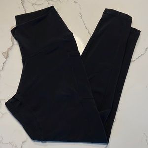 Colorfulkoala Capri Black Leggings, Size S